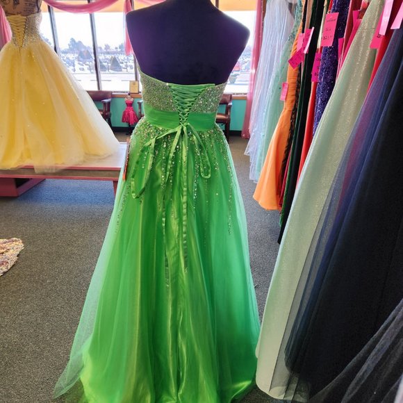 Jolene 13131 Size 2 Lime Prom Dress - Picture 4 of 7